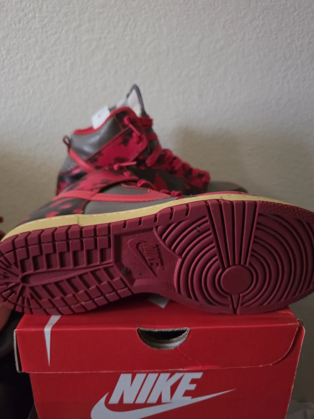 Nike Mens High-Top Sneakers in Red and Gray
